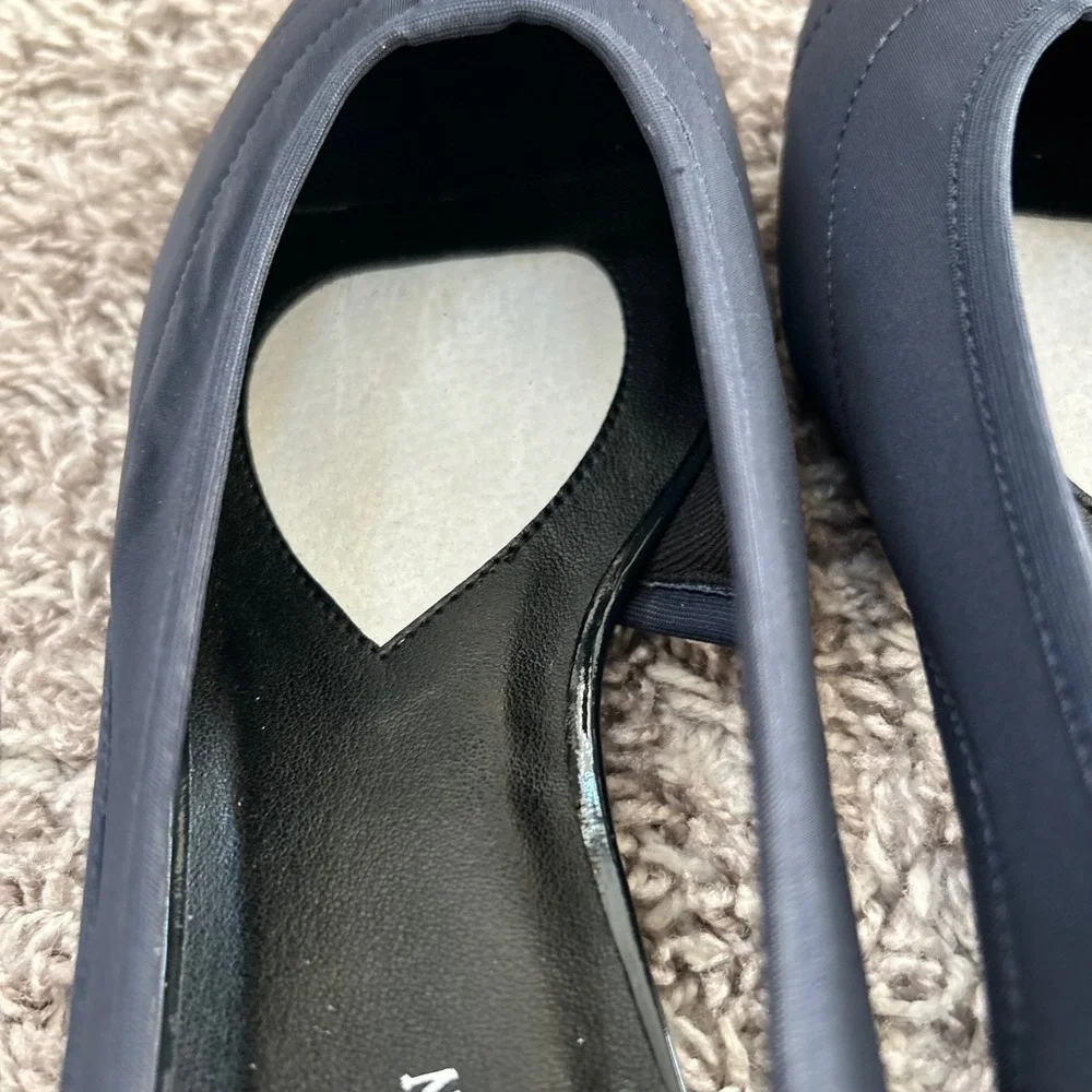 NWOT Ros Hommerson‎ Women's Navy Blue Peep Toe Slingback Flats Size 7M
